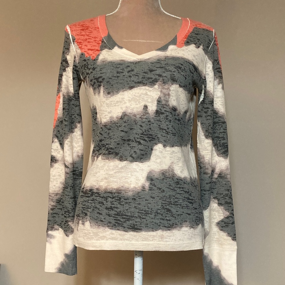 ⭐️⭐️ Women's Long Sleeve Top in Black, Cream, and Orange - size XS